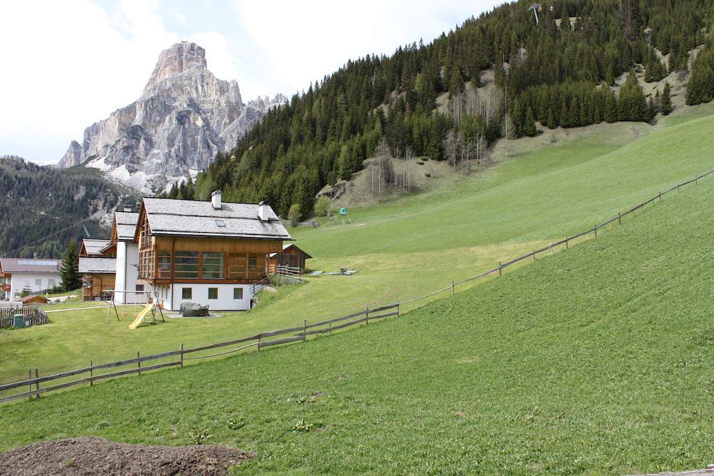 Albergo Alisander Corvara In Badia Exterior foto